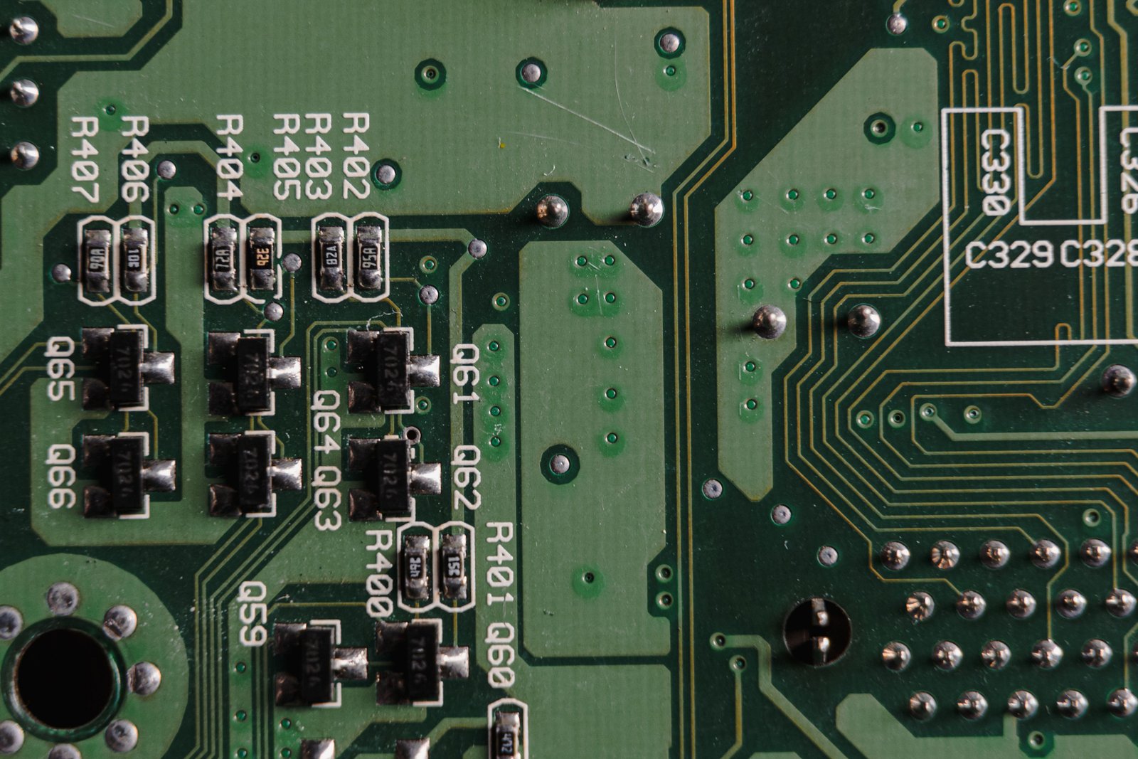 MOSFET gate driver circuit and switching waveform