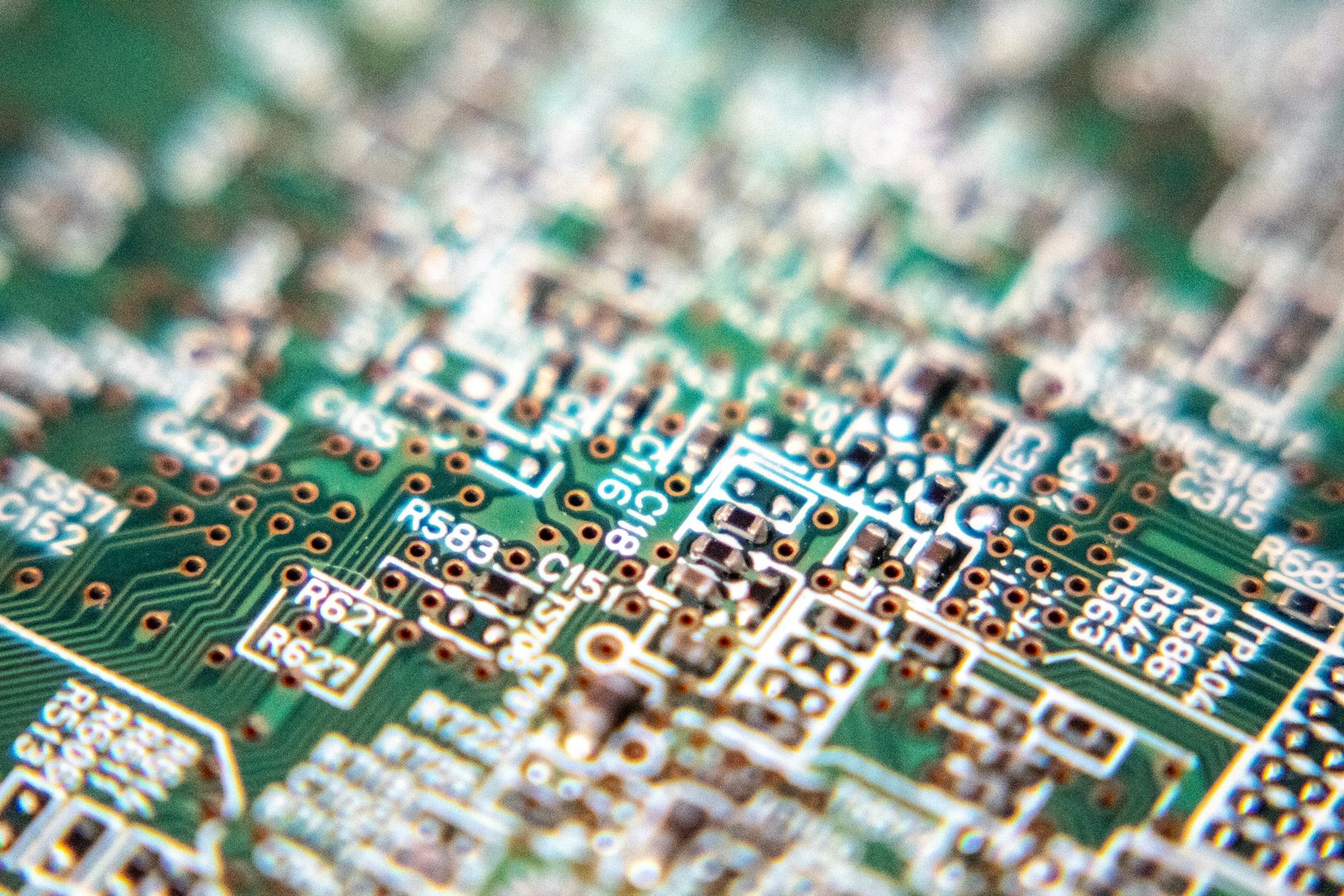 Gate resistor placement in a MOSFET driver circuit