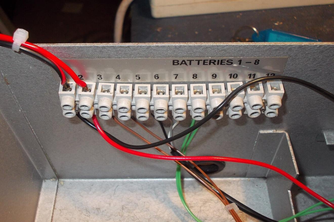 Why a Switching Power Supply Makes Noise: Non-Magnetic Causes Engineers Should Check - 1. MLCC piezoelectric vibration