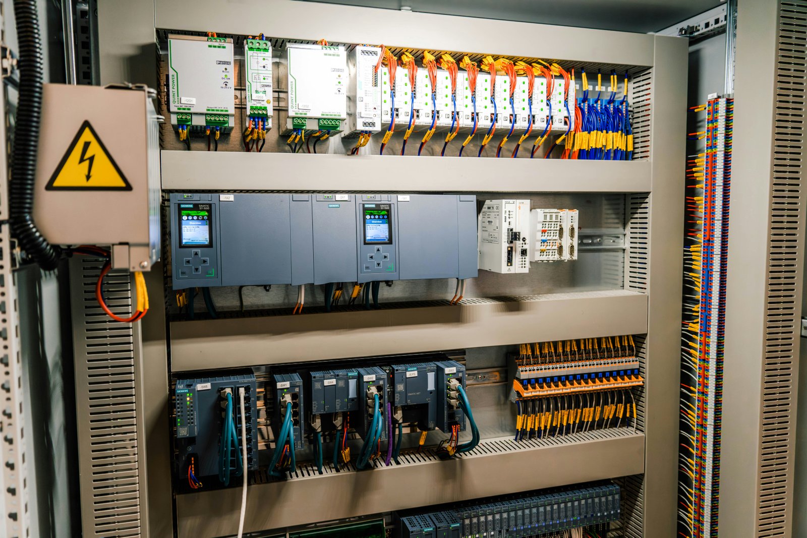 How to Select a Soft-Start Solution for Switching Power Supply Inrush Current preview