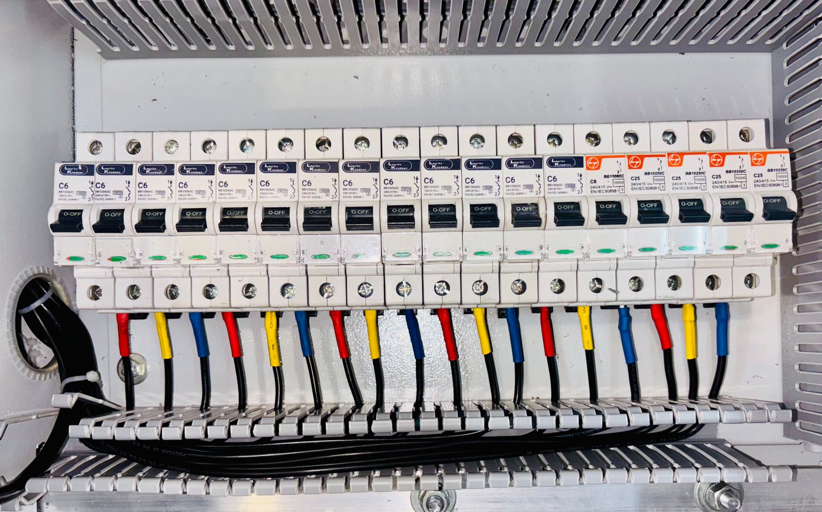 How to Select a Soft-Start Solution for Switching Power Supply Inrush Current