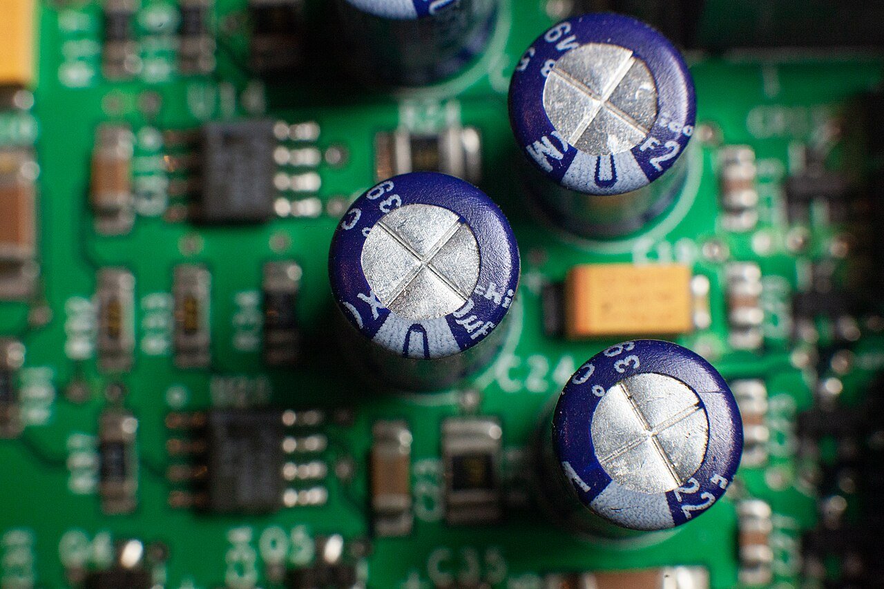 How to Choose a Switching Power Supply: Key Specifications, Safety Margins, and Real-World Selection Checks