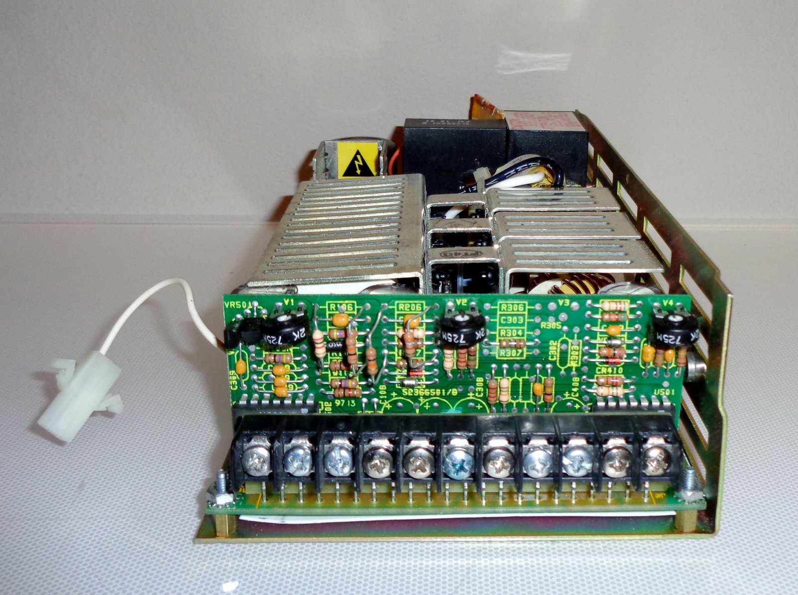 Switching Power Supply Structure, Working Principle, and Industrial Applications - What to check before choosing a switching power supply
