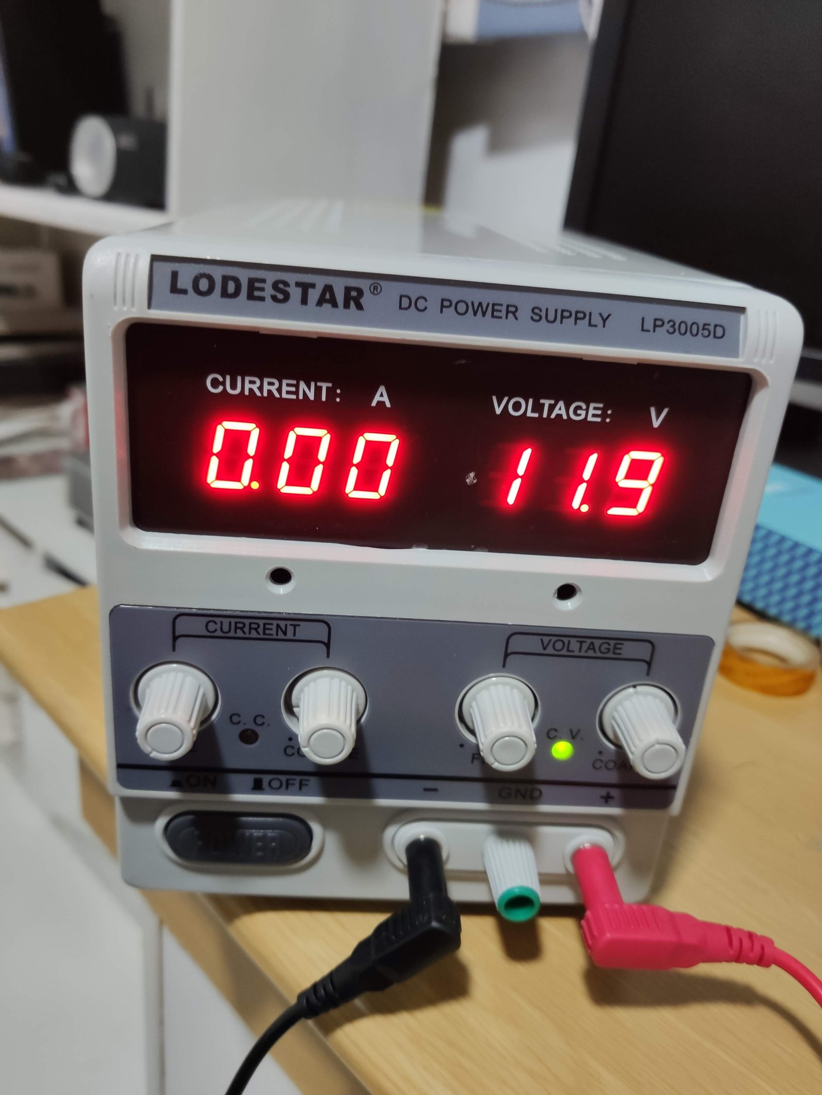 Switching Power Supply vs. Linear Power Supply: Key Differences for Industrial Buyers - Why linear supplies are still used