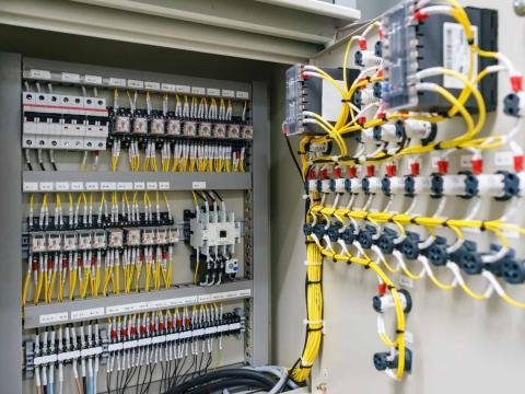 Why Are Reliable DIN Rail Power Supplies the Hidden Backbone of Industrial Automation? - How Does an Industrial Switching Power Supply Work?